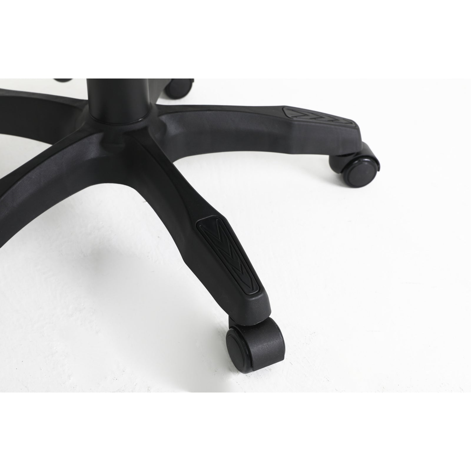 PLAYMAX ELITE GAMING CHAIR BLACK